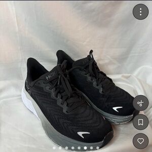 Hoka Arahi 6 Black and White Sneakers
